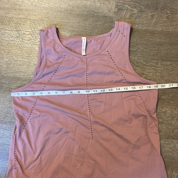 Athleta Foothill High Neck Split Back Tank Top Purple Mauve Size L seamless - Picture 13 of 16